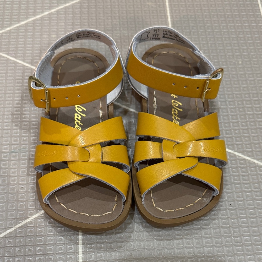 Yellow Salt Water toddler sandals (sz 7)